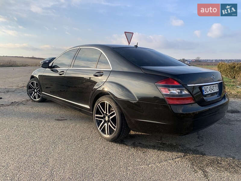 Седан Mercedes-Benz S-Class 2006 в Львове