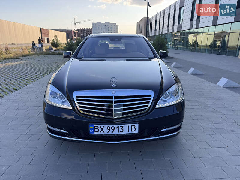 Седан Mercedes-Benz S-Class 2012 в 