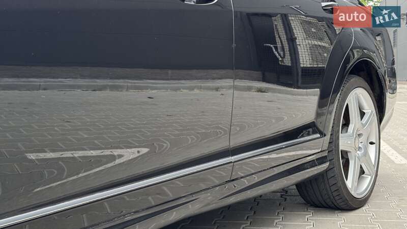 Седан Mercedes-Benz S-Class 2009 в Стрию