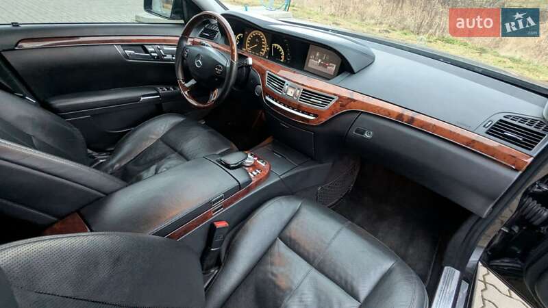Седан Mercedes-Benz S-Class 2009 в Стрию