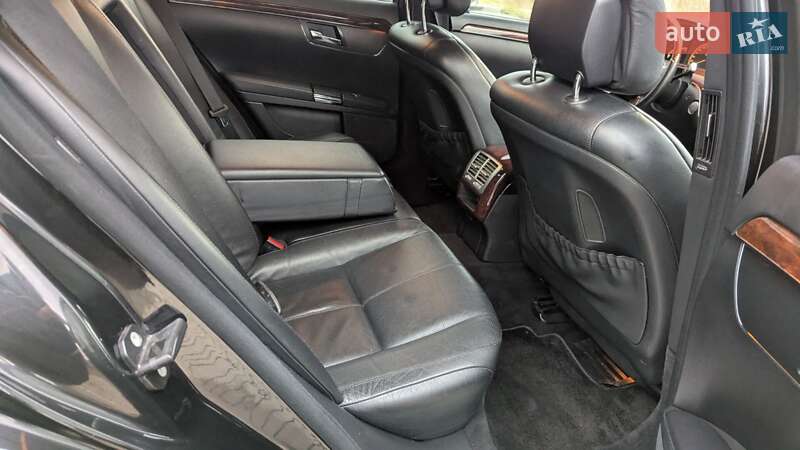 Седан Mercedes-Benz S-Class 2009 в Стрию