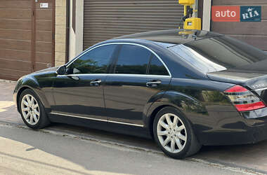 Седан Mercedes-Benz S-Class 2005 в 