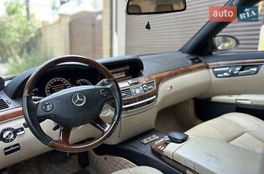 Седан Mercedes-Benz S-Class 2005 в 