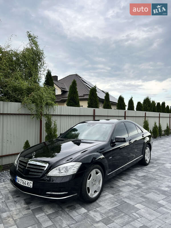 Седан Mercedes-Benz S-Class 2009 в 