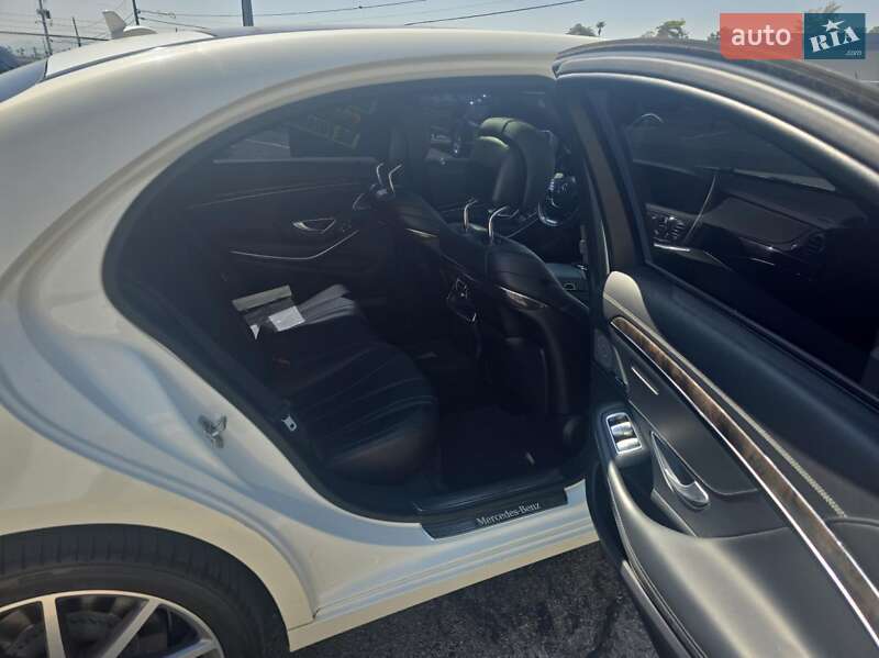 Седан Mercedes-Benz S-Class 2015 в Львове