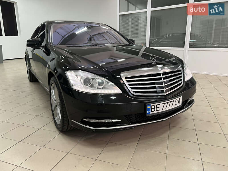 Mercedes-Benz S-Class 2011