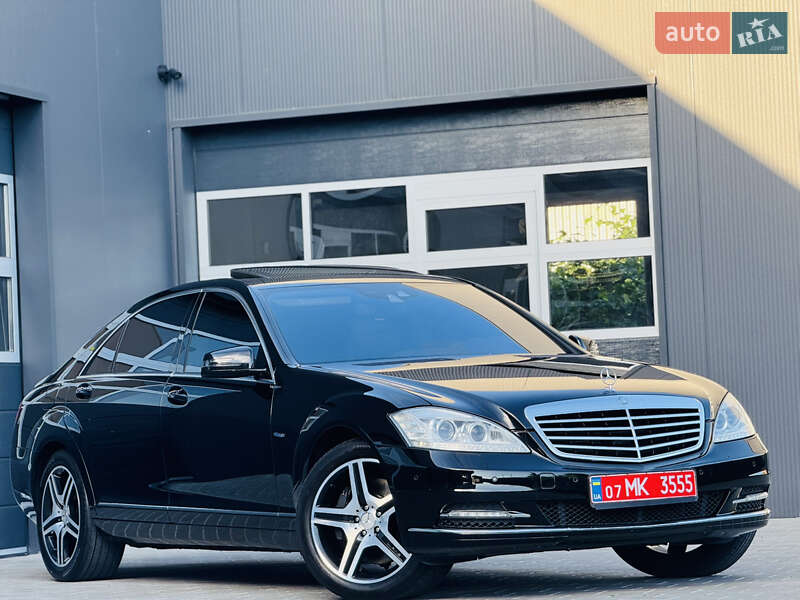 Mercedes-Benz S-Class 2011