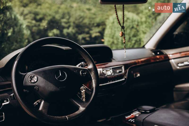 Седан Mercedes-Benz S-Class 2006 в Залещиках