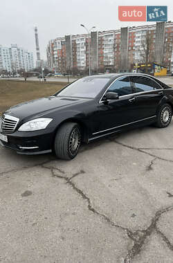 Mercedes-Benz S-Class 2012