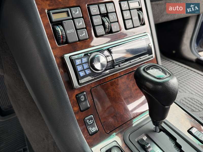Седан Mercedes-Benz S-Class 1992 в Днепре