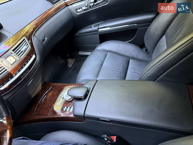 Седан Mercedes-Benz S-Class 2010 в Львові