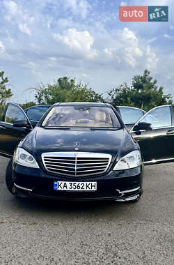 Седан Mercedes-Benz S-Class 2012 в 