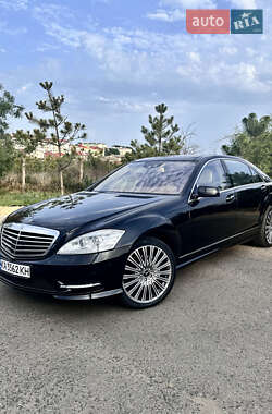 Mercedes-Benz S-Class 2012