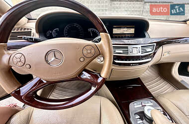 Седан Mercedes-Benz S-Class 2012 в 