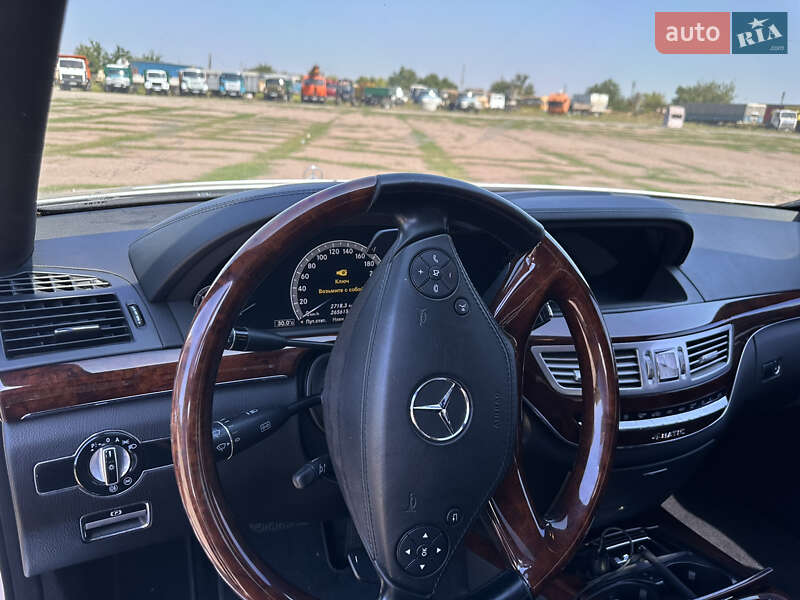 Седан Mercedes-Benz S-Class 2011 в Кропивницком