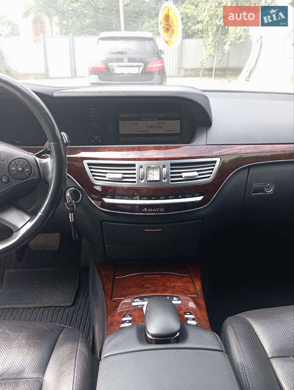 Седан Mercedes-Benz S-Class 2010 в Кицмани