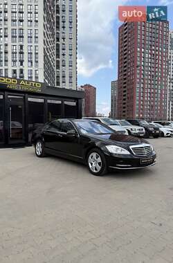 Mercedes-Benz S-Class 2012