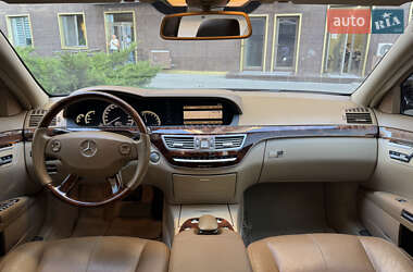 Седан Mercedes-Benz S-Class 2008 в 