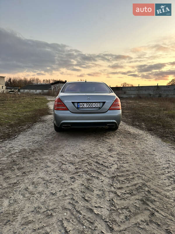 Седан Mercedes-Benz S-Class 2012 в Славуте