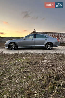 Седан Mercedes-Benz S-Class 2012 в 