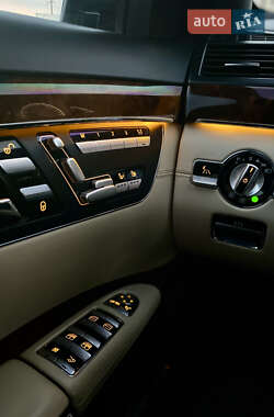 Седан Mercedes-Benz S-Class 2006 в 