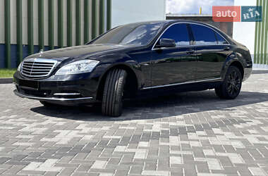 Mercedes-Benz S-Class 2011