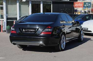 Седан Mercedes-Benz S-Class 2006 в 