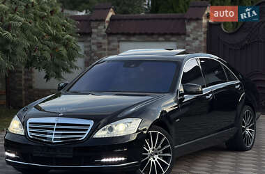 Mercedes-Benz S-Class 2011