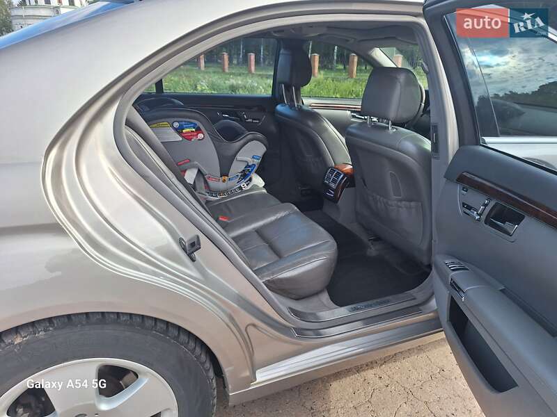 Седан Mercedes-Benz S-Class 2006 в Диканьке