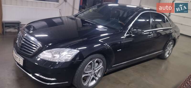 Седан Mercedes-Benz S-Class 2012 в Хмельницком
