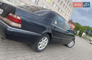 Седан Mercedes-Benz S-Class 1997 в  фото 8 Седан Mercedes-Benz S-Class 1997 в