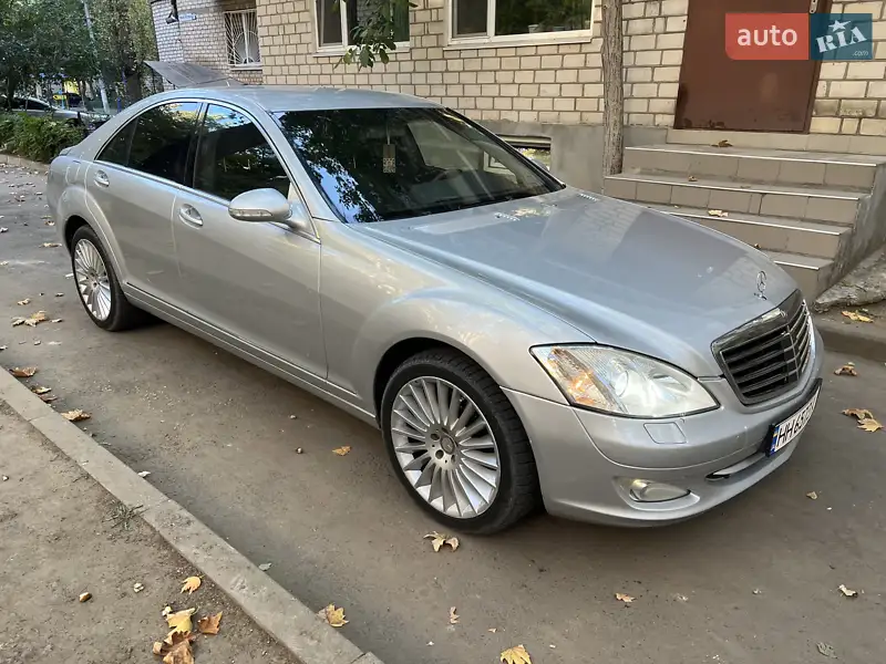 Mercedes-Benz S-Class 2007
