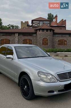 Седан Mercedes-Benz S-Class 2000 в 