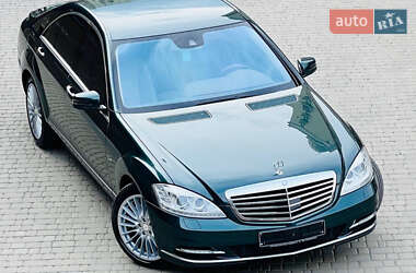 Mercedes-Benz S-Class 2011