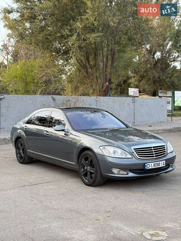 Mercedes-Benz S-Class 2006
