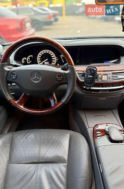 Седан Mercedes-Benz S-Class 2006 в 