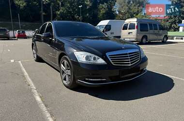 Mercedes-Benz S-Class 2011