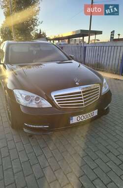 Mercedes-Benz S-Class 2011