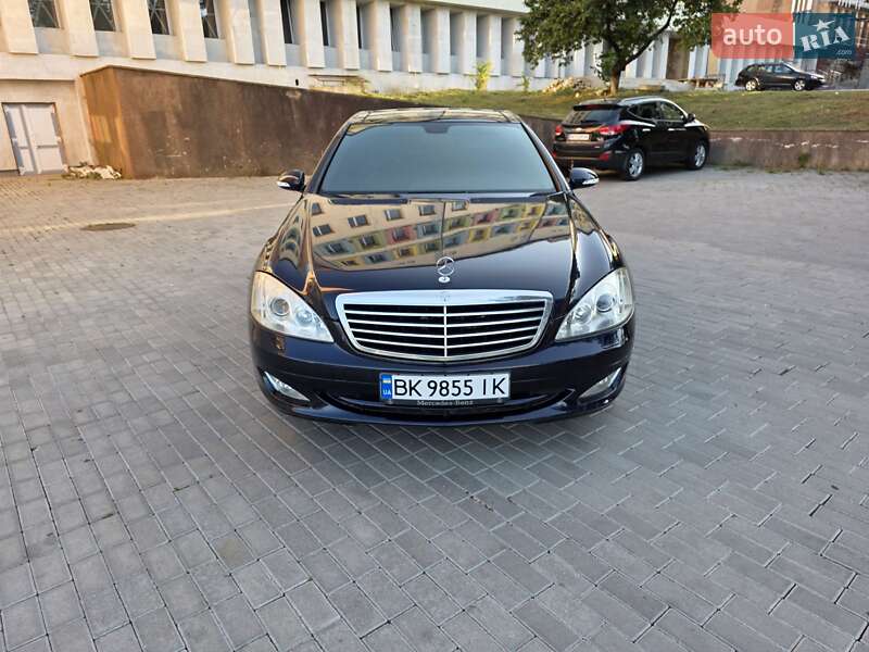 Седан Mercedes-Benz S-Class 2007 в Ровно