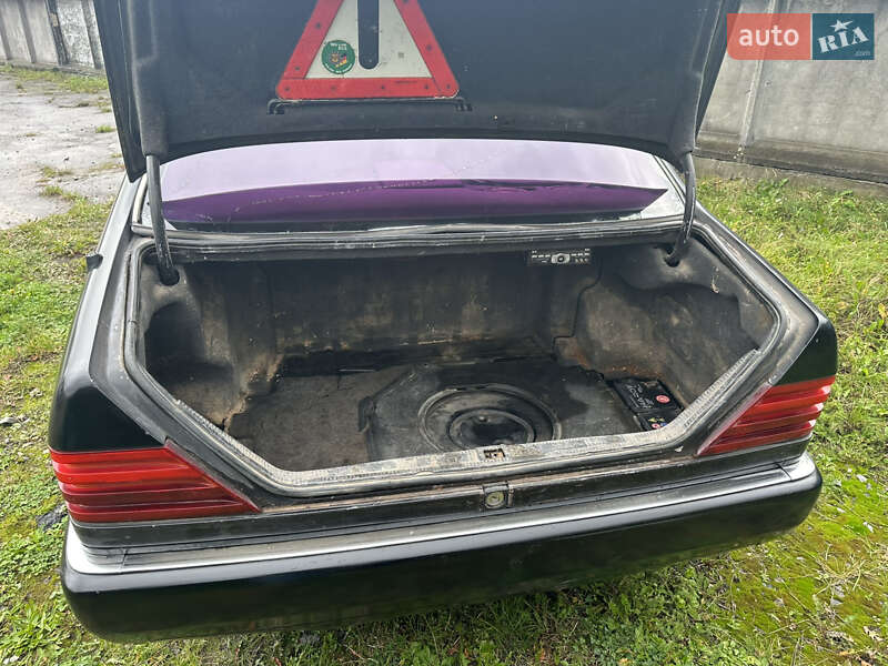 Седан Mercedes-Benz S-Class 1993 в Львове
