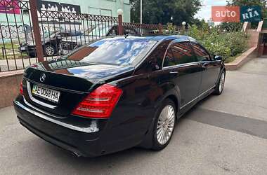 Седан Mercedes-Benz S-Class 2006 в 
