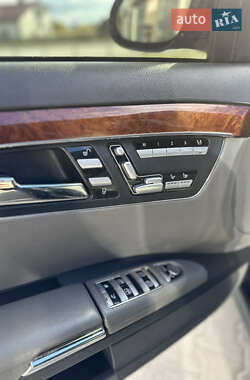 Седан Mercedes-Benz S-Class 2005 в  фото 29 Седан Mercedes-Benz S-Class 2005 в
