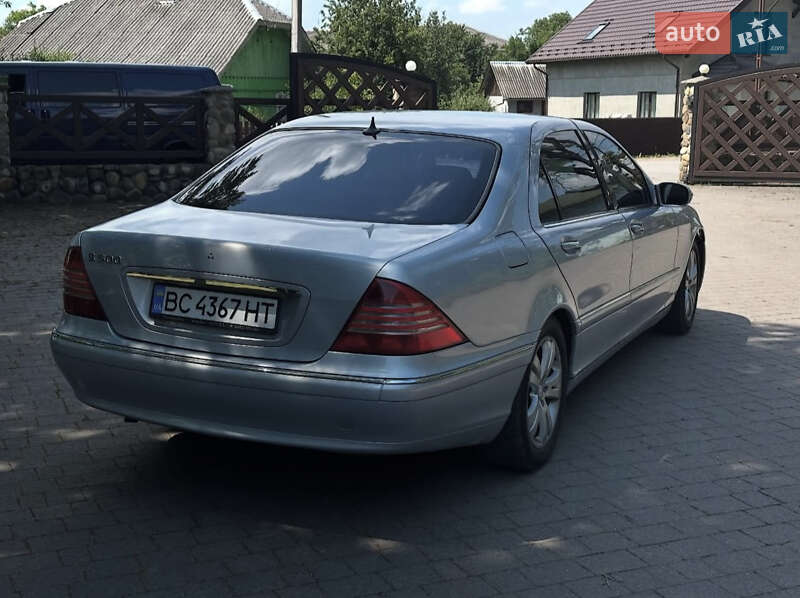 Седан Mercedes-Benz S-Class 2004 в Брошневі-Облозі