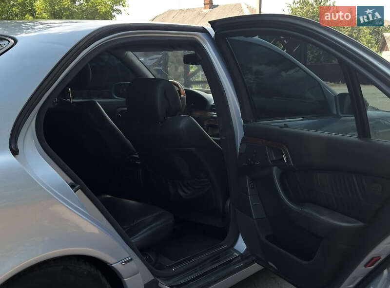 Седан Mercedes-Benz S-Class 2004 в Брошневі-Облозі