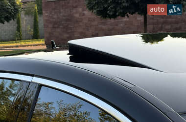 Седан Mercedes-Benz S-Class 2012 в 