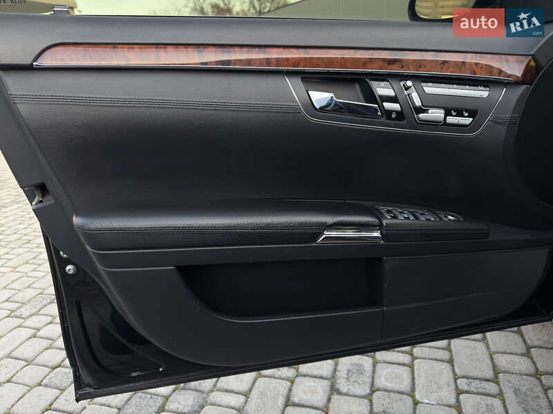 Седан Mercedes-Benz S-Class 2006 в Черновцах