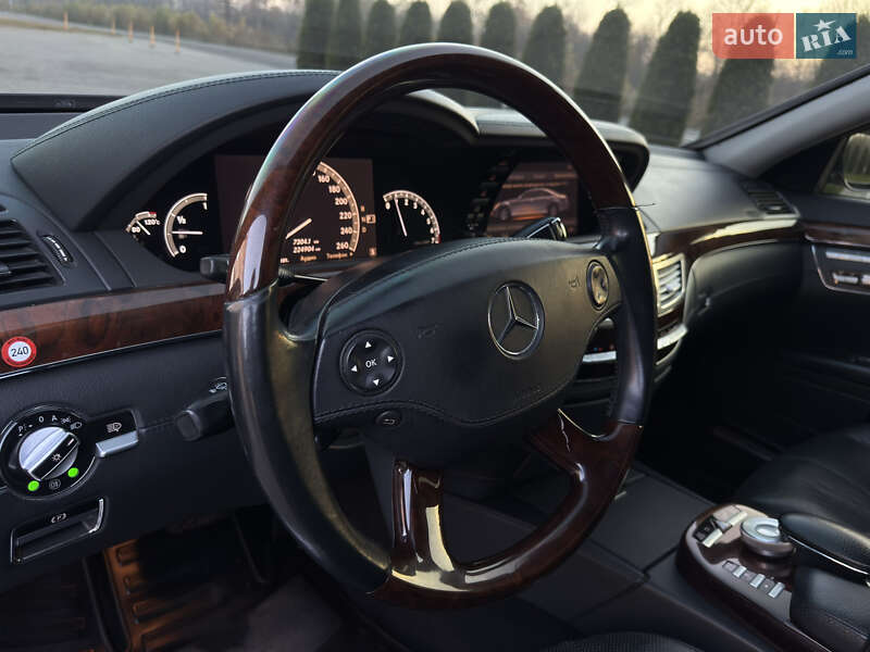 Седан Mercedes-Benz S-Class 2006 в Черновцах