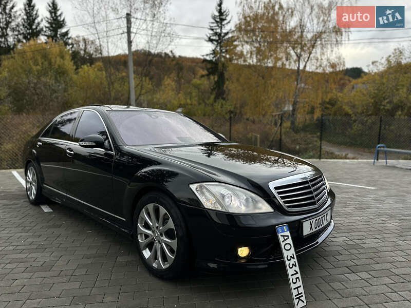 Седан Mercedes-Benz S-Class 2007 в Кременці