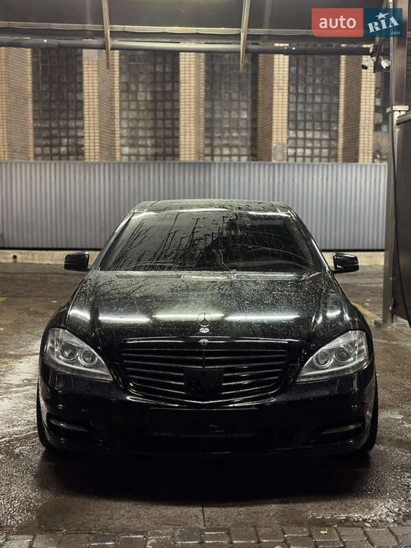 Mercedes-Benz S-Class 2006