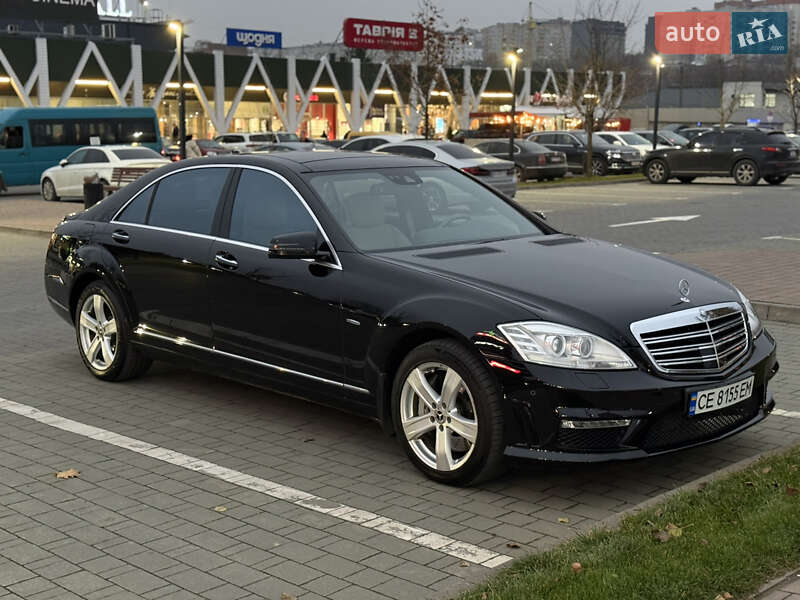 Mercedes-Benz S-Class 2012